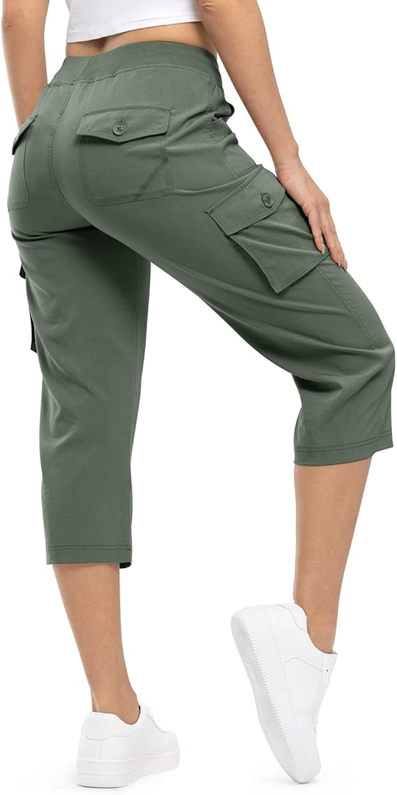 Multi Pocket Capri Cargo Pants