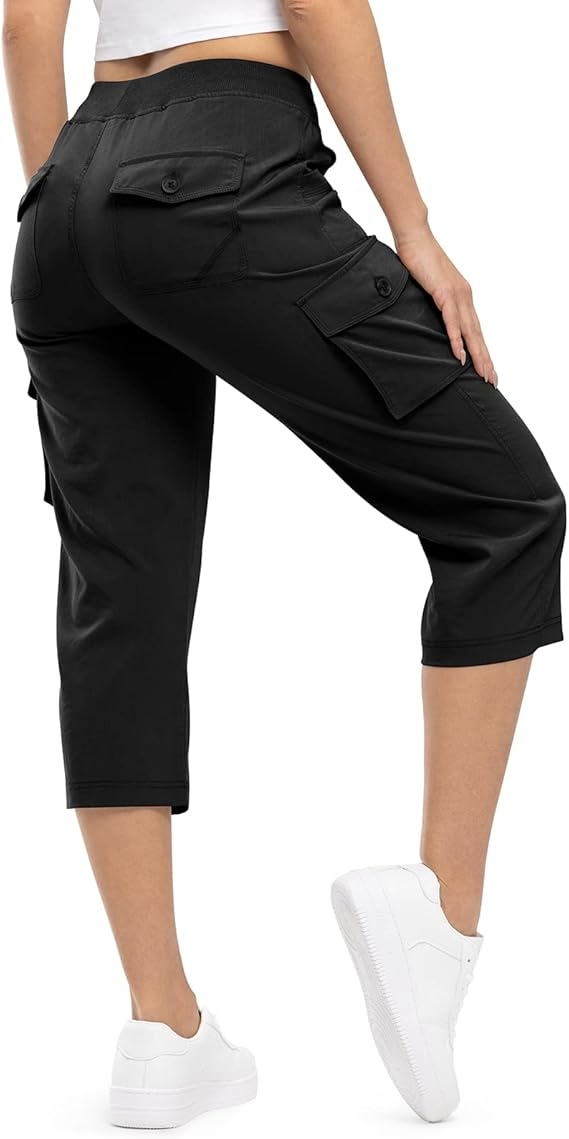 Multi Pocket Capri Cargo Pants
